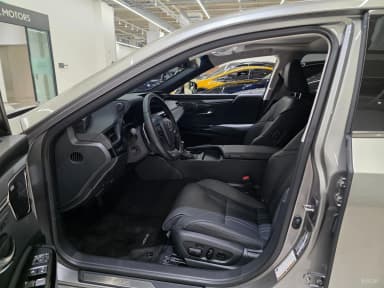 ES300h 7th Generation