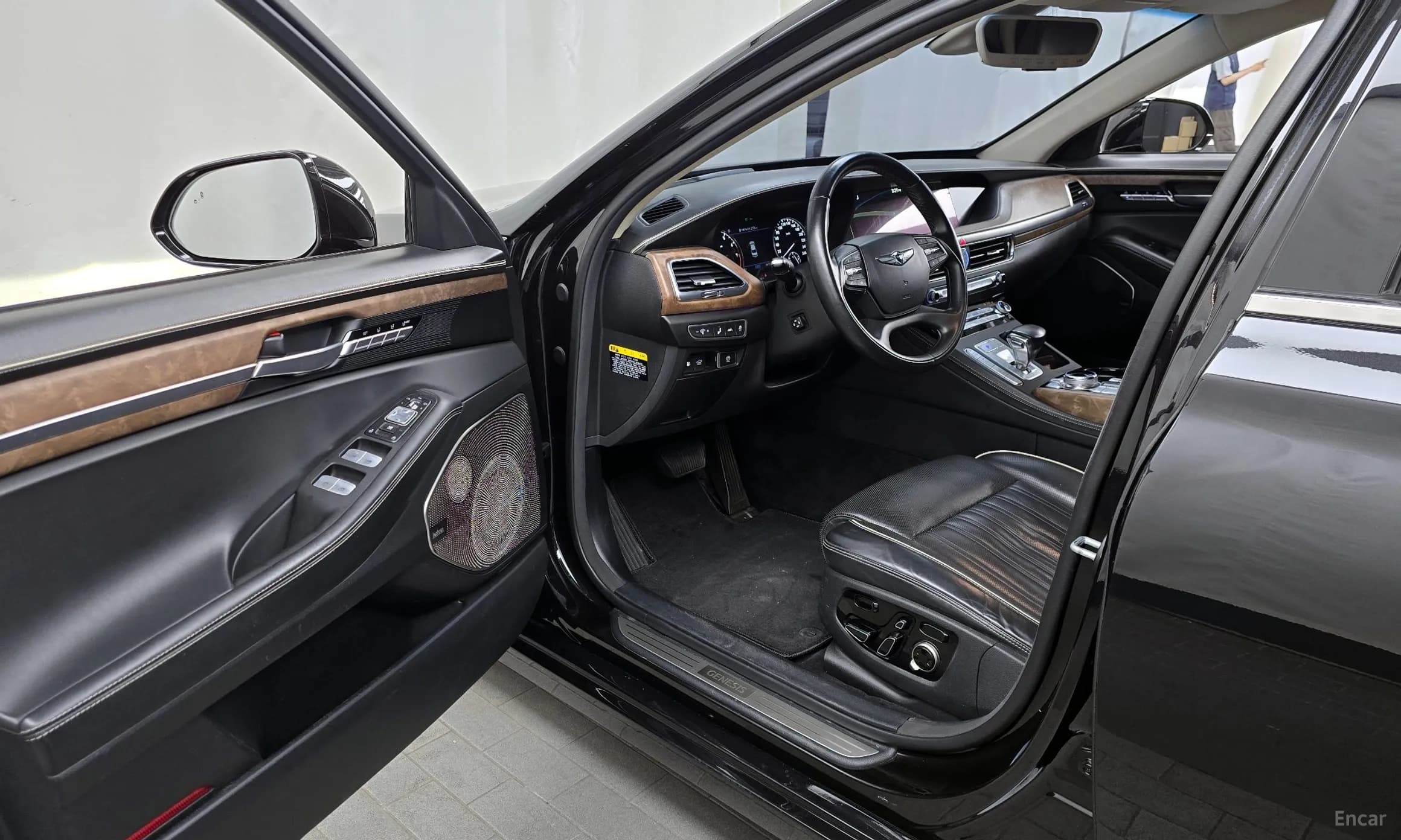 G90