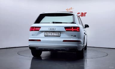 Q7 (4M)