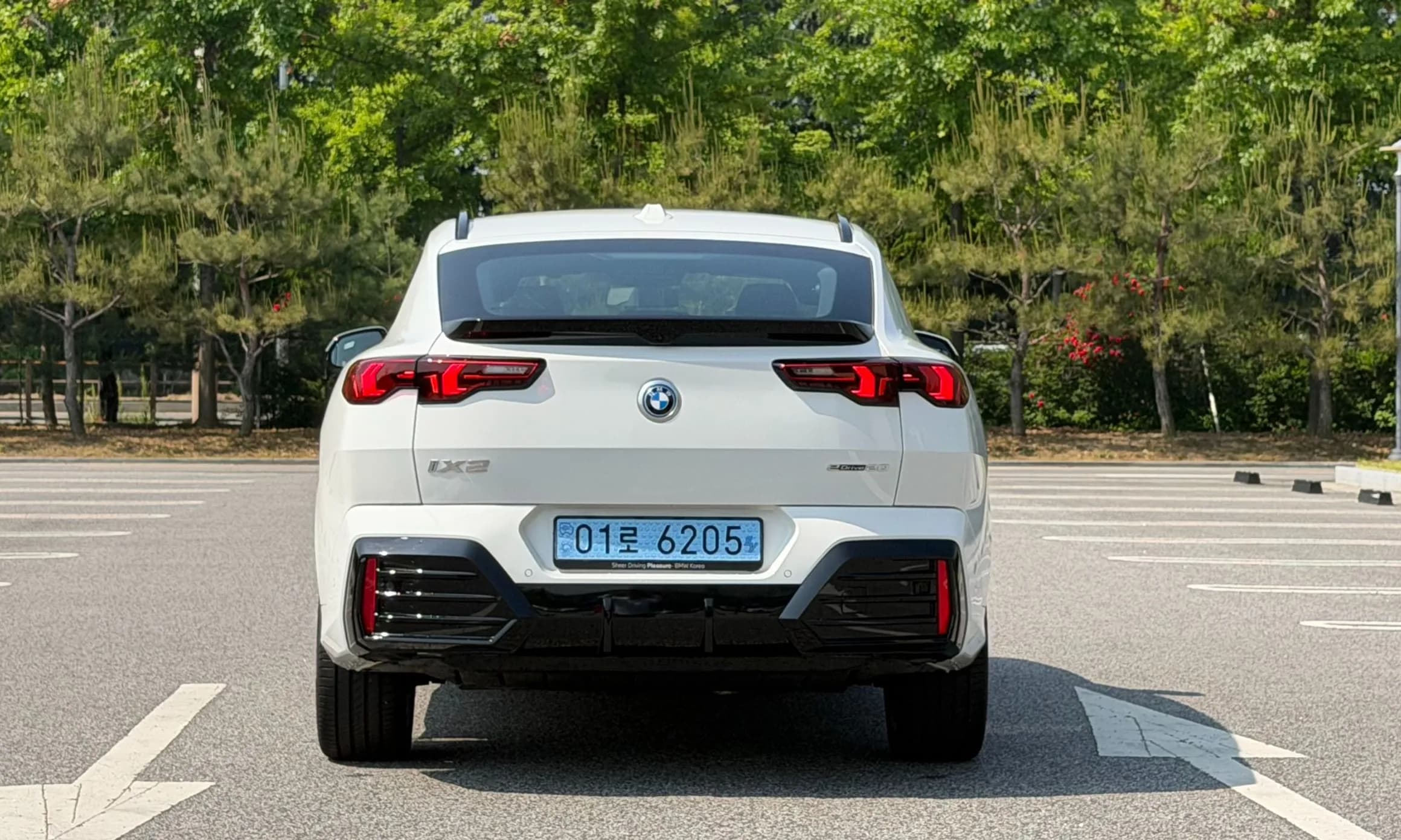 iX2 (U10)