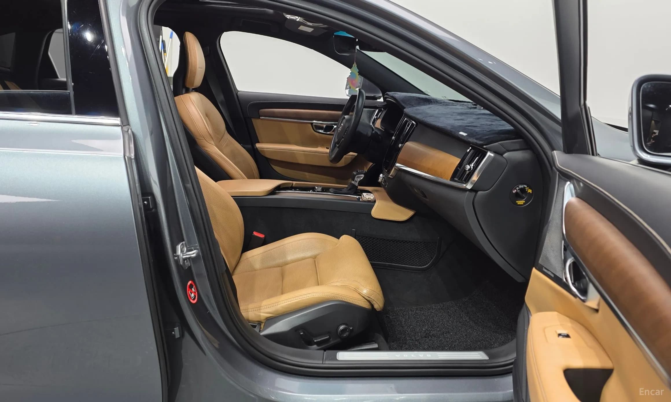 S90