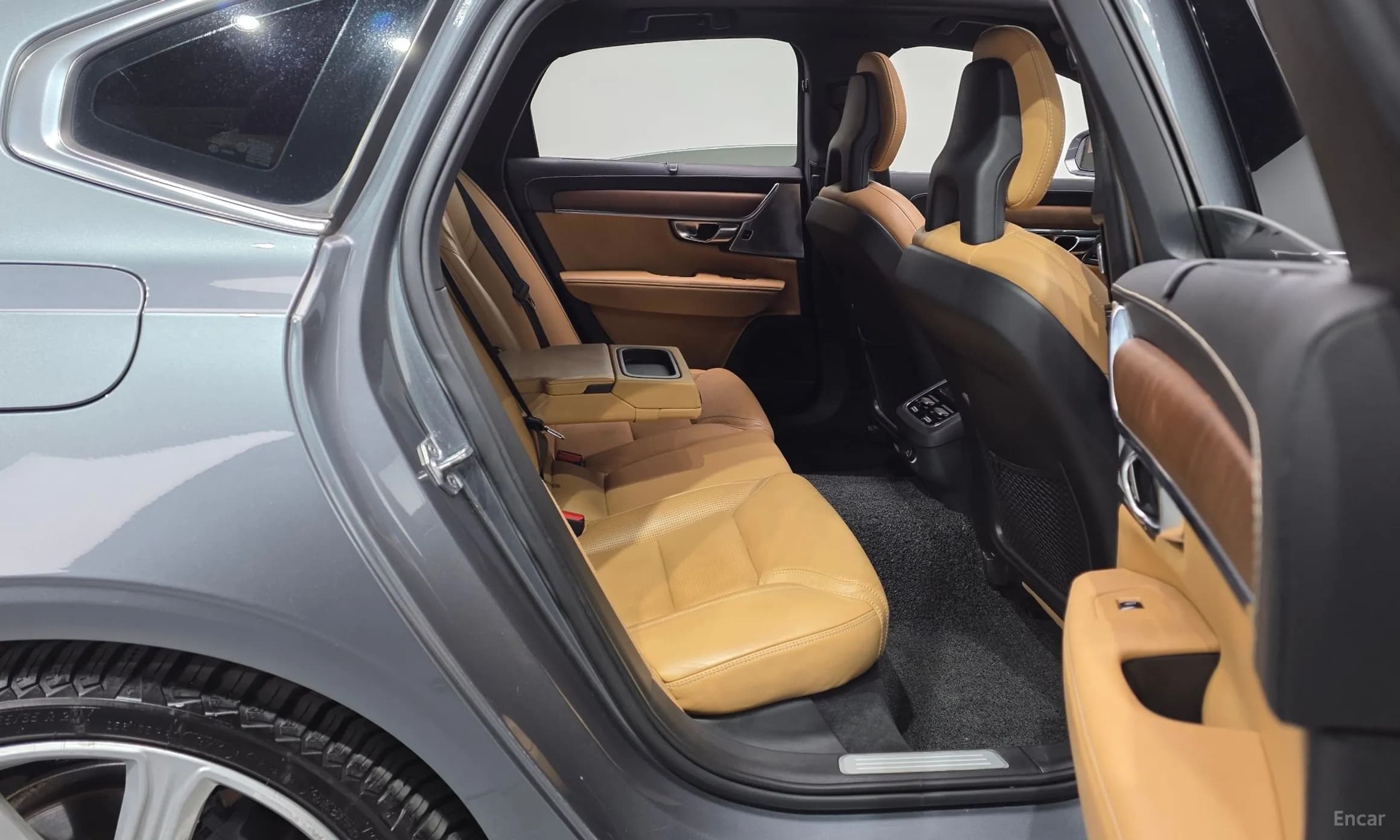 S90