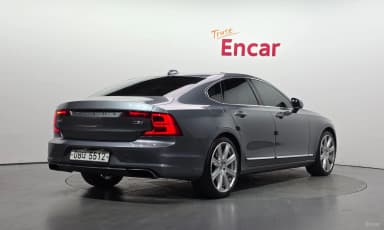 S90