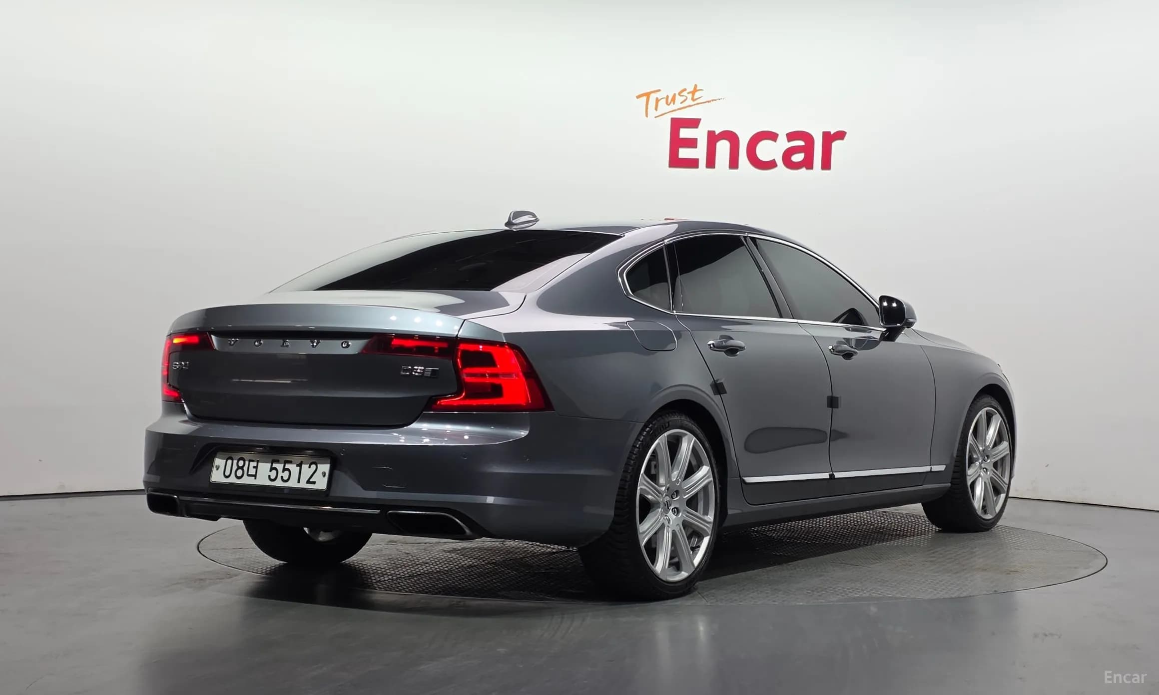 S90