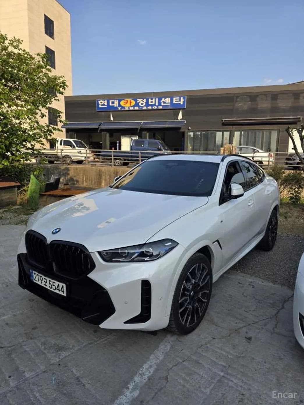 X6 (G06)