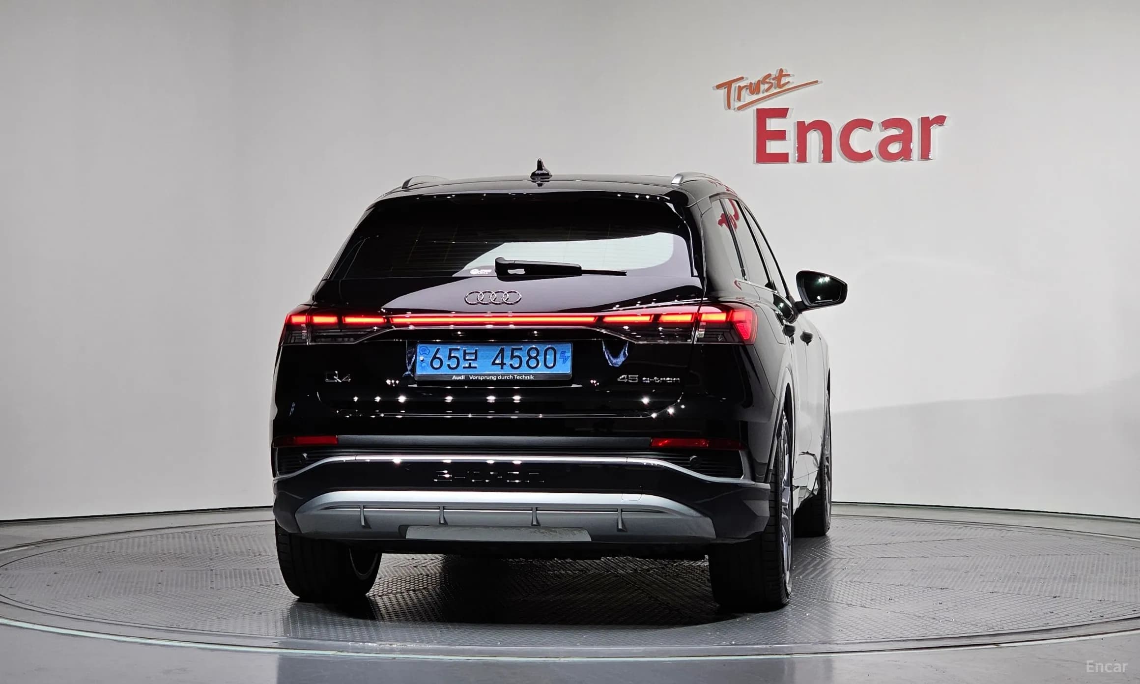 Q4 e-tron (F4)