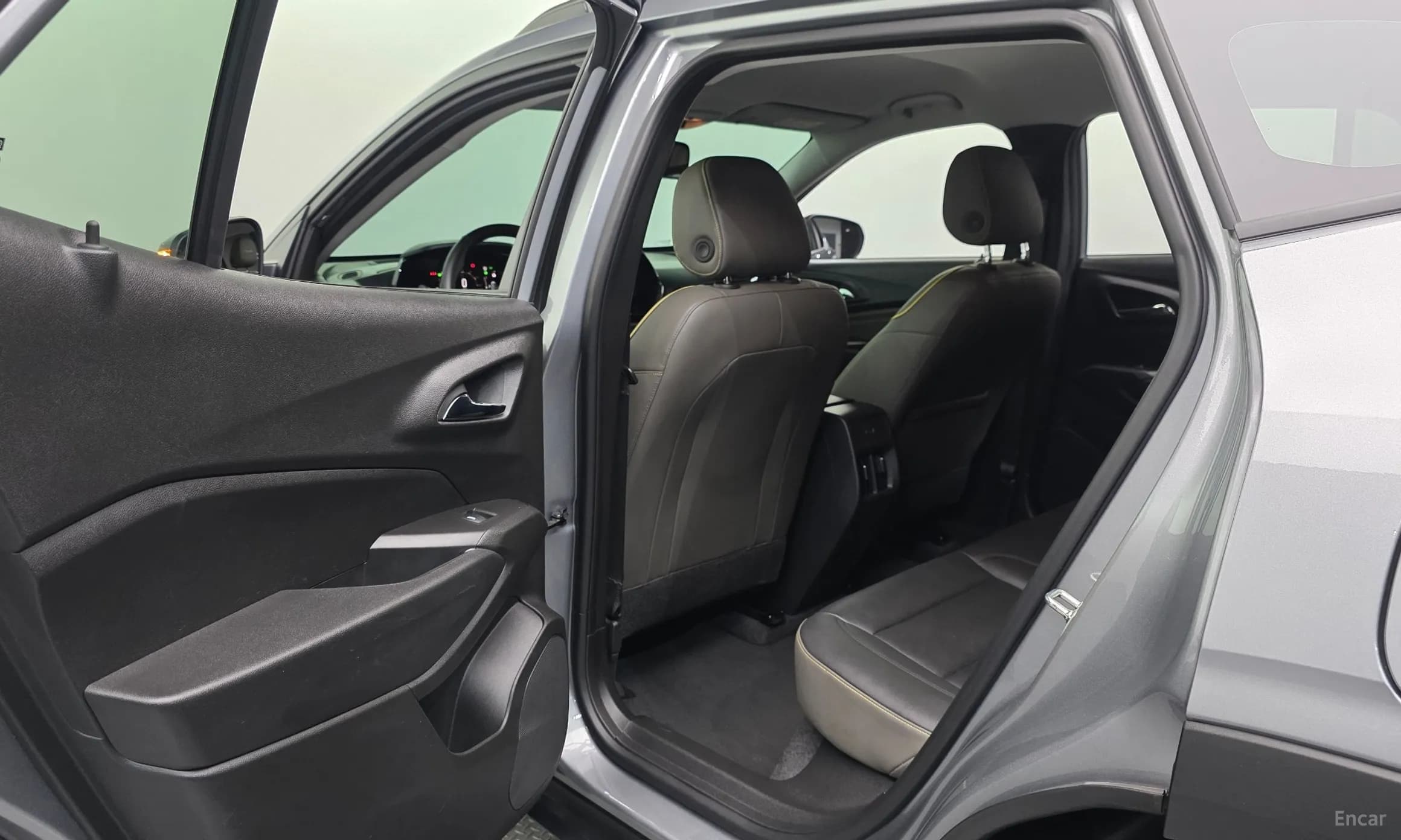 Trax Crossover