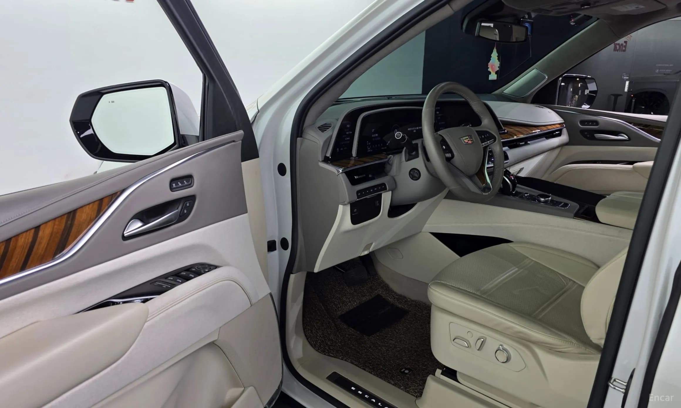Escalade 5th Generation