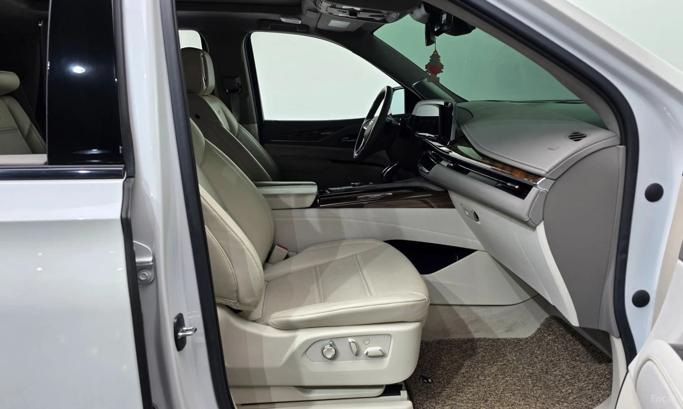 Escalade 5th Generation