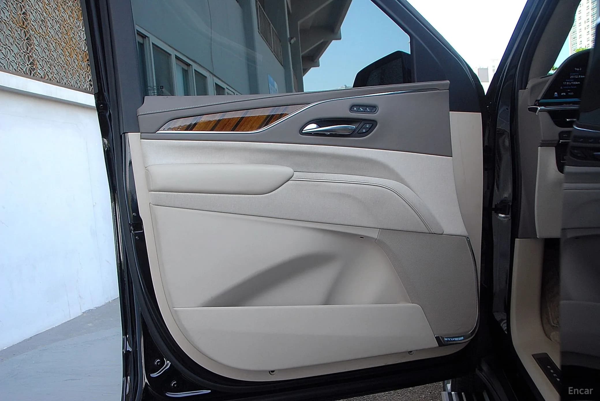 Escalade 5th Generation