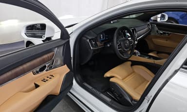 S90