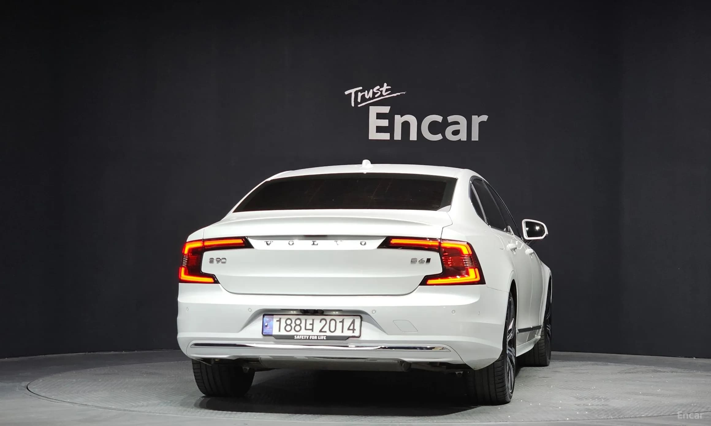 S90