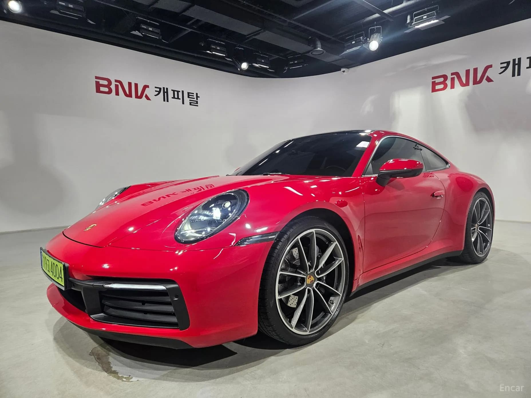 911 (992)