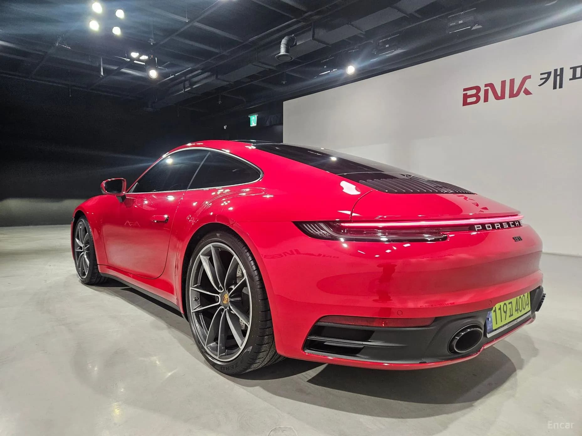 911 (992)