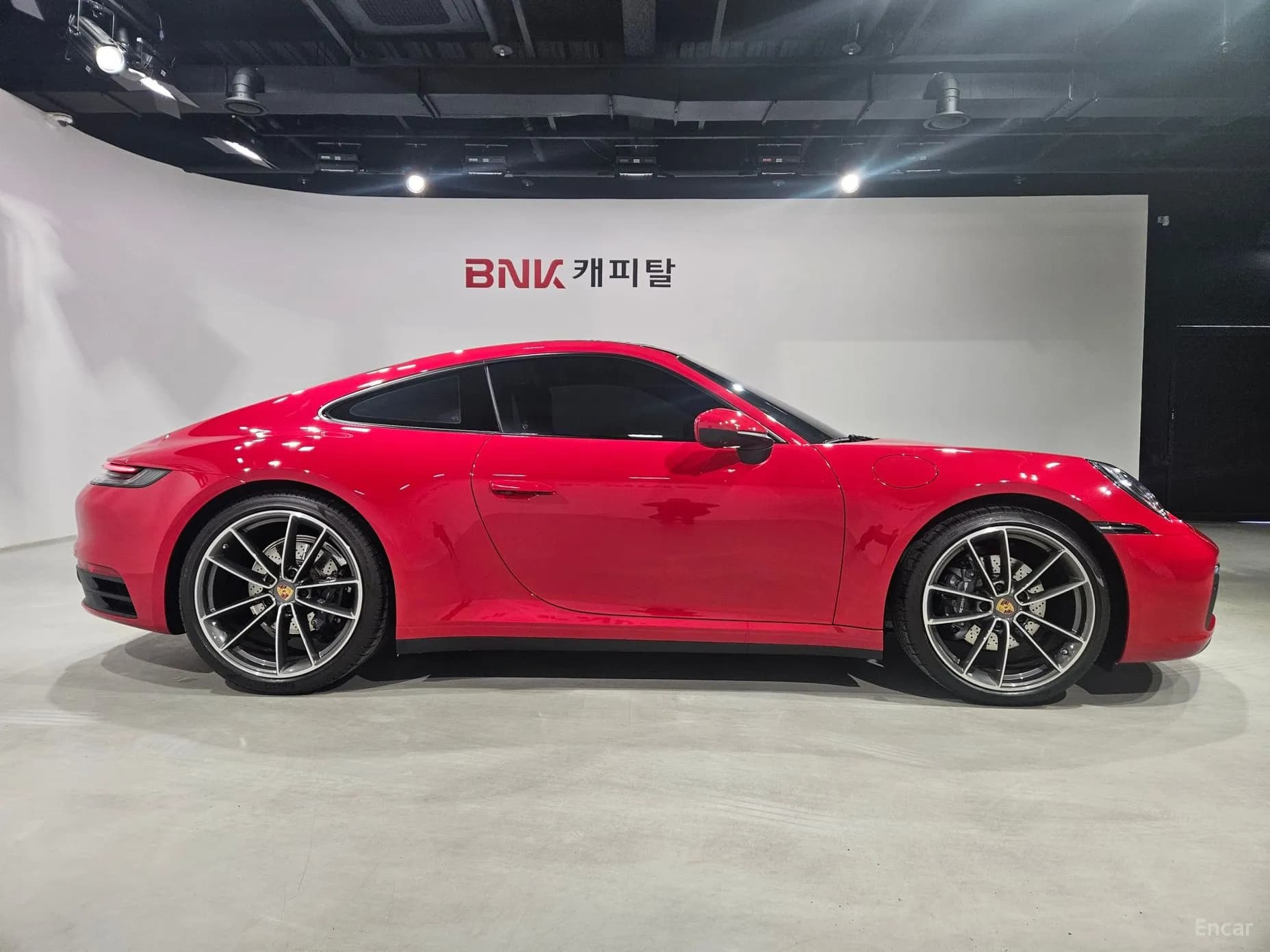 911 (992)