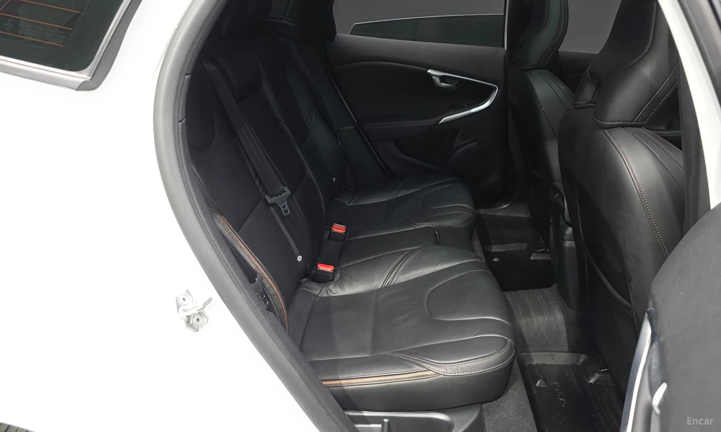 V40 Cross Country