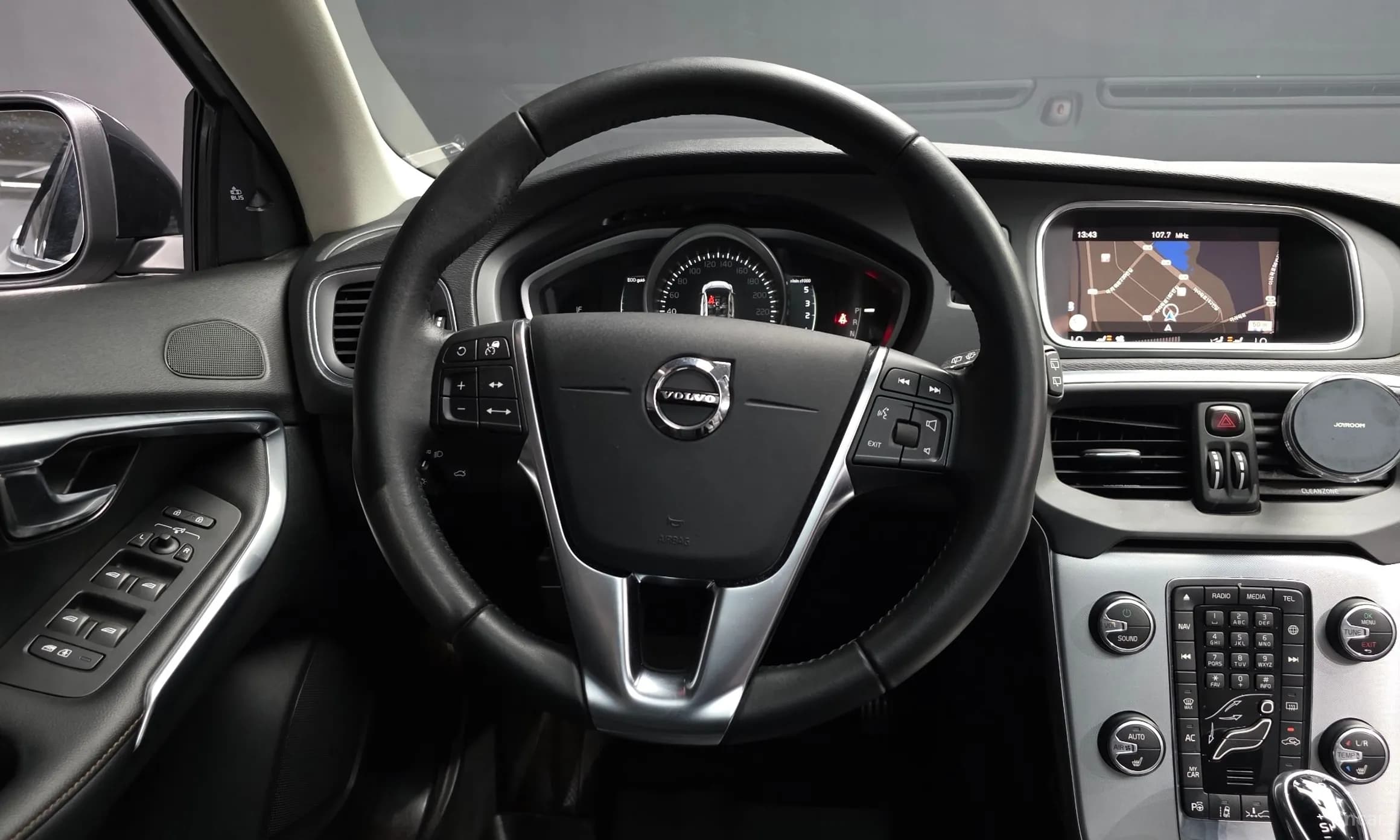 V40 Cross Country