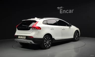 V40 Cross Country