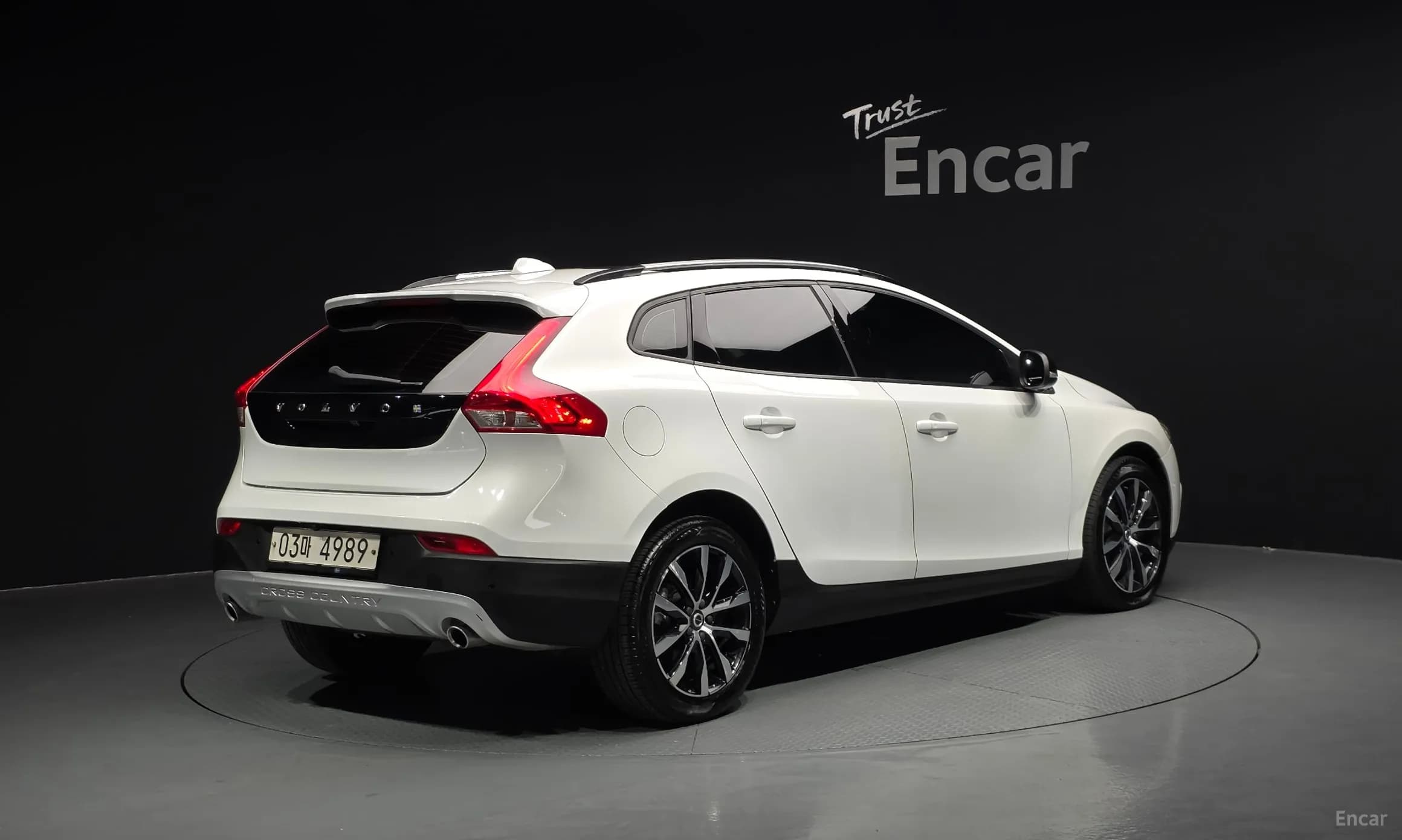 V40 Cross Country