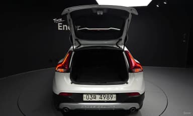 V40 Cross Country