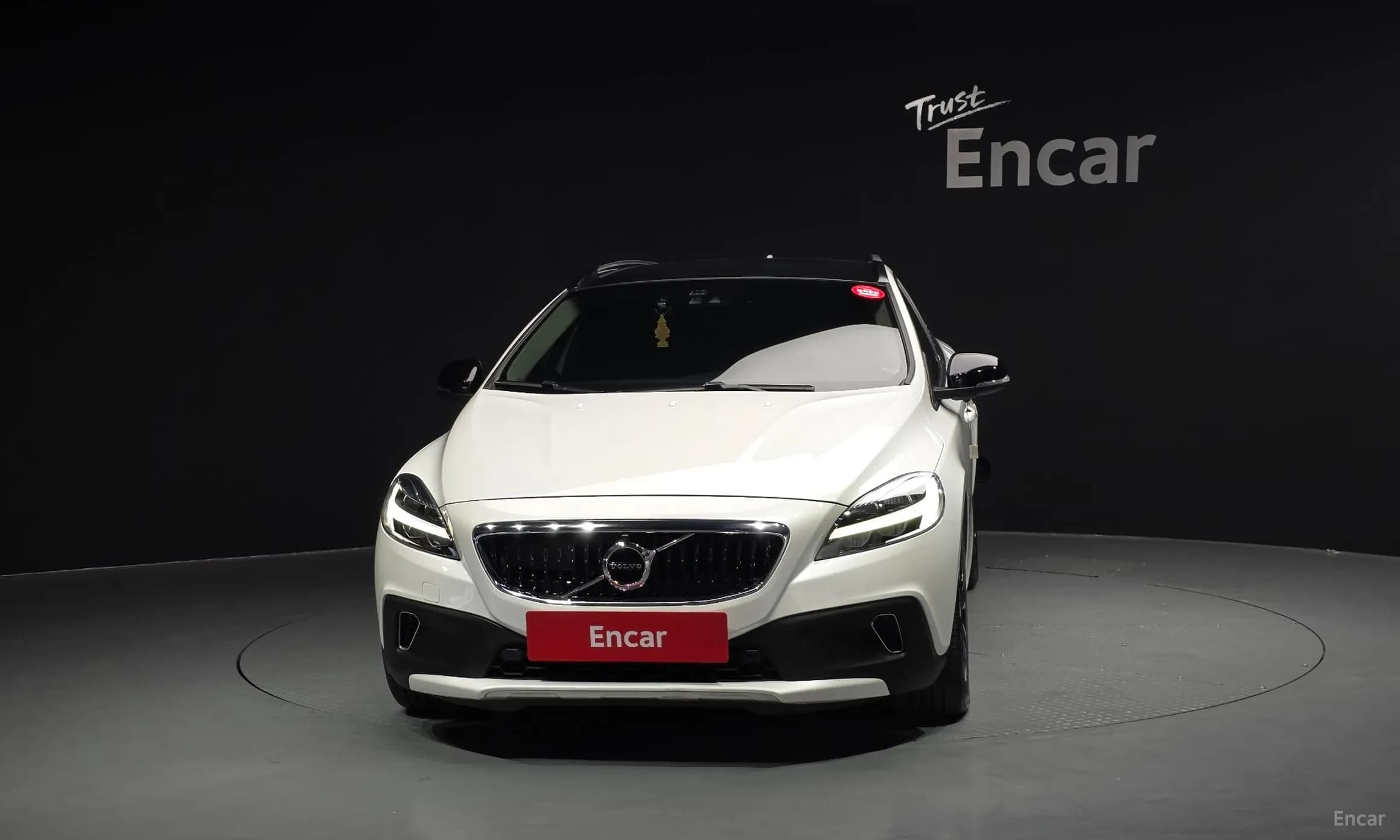 V40 Cross Country