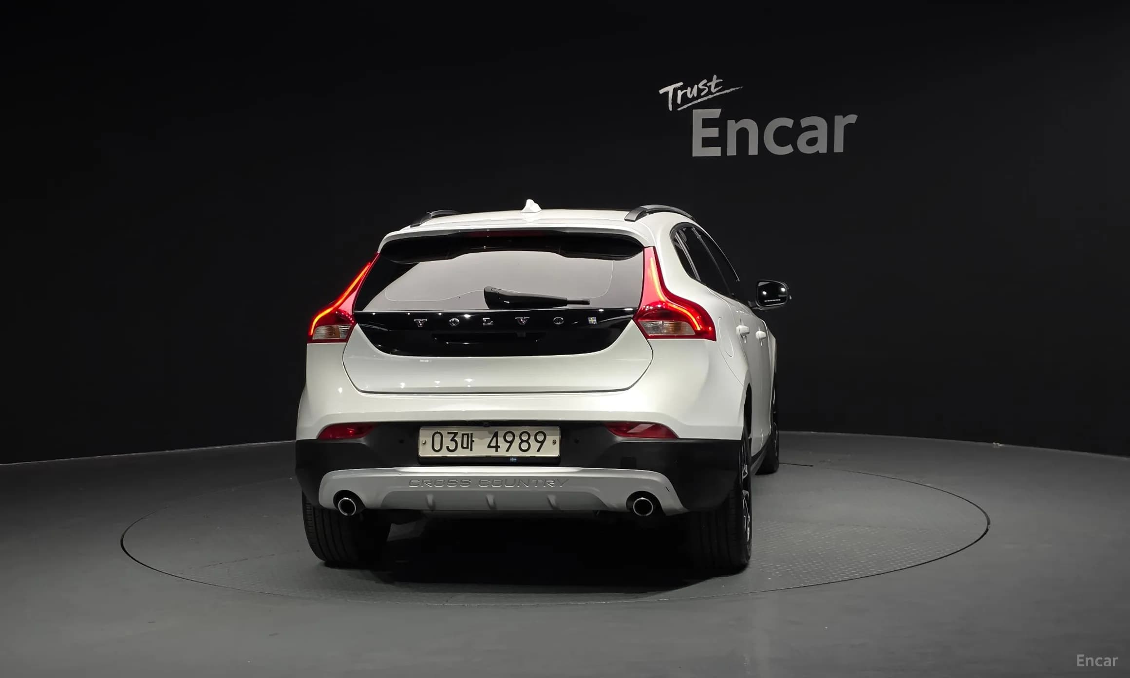 V40 Cross Country