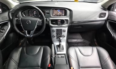 V40 Cross Country