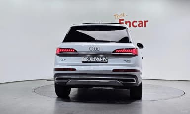 Q7 (4M)