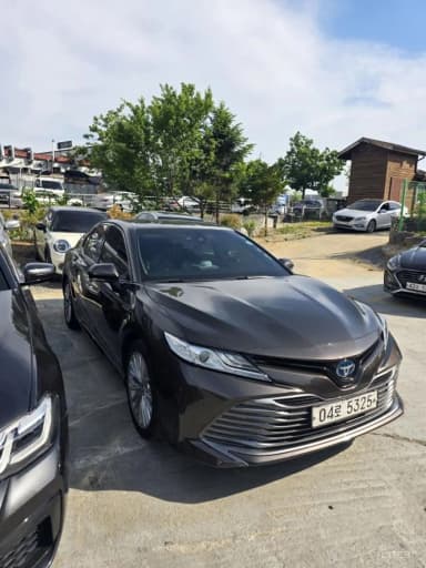 Camry (XV70)
