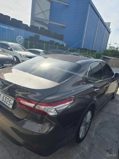 Camry (XV70)