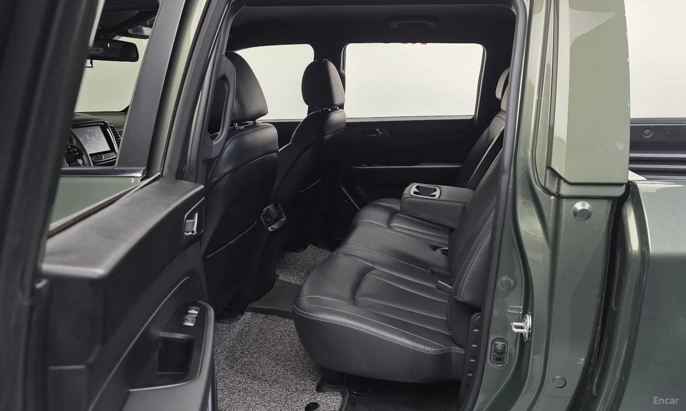 Rexton Sports Khan