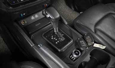 Rexton Sports Khan