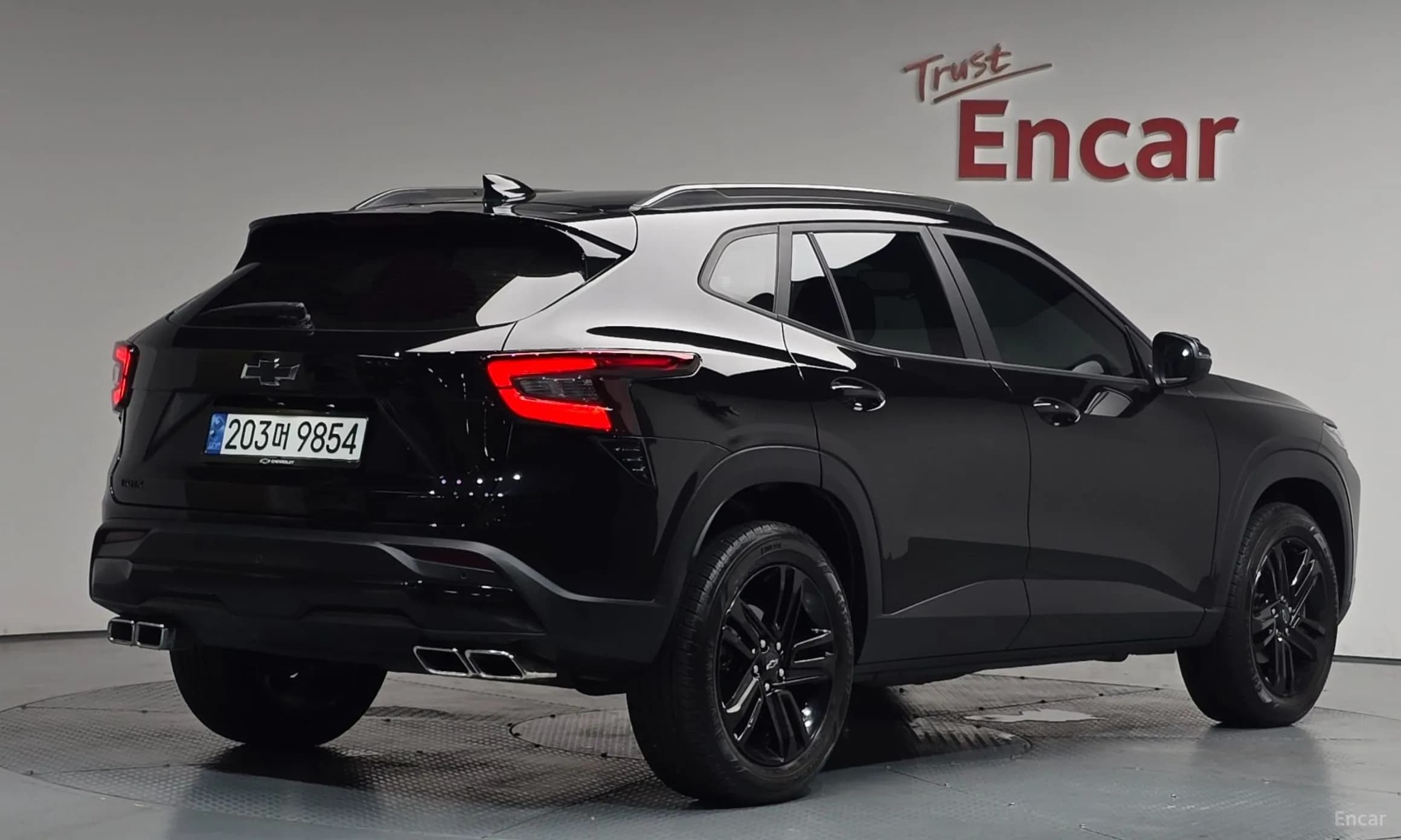 Trax Crossover