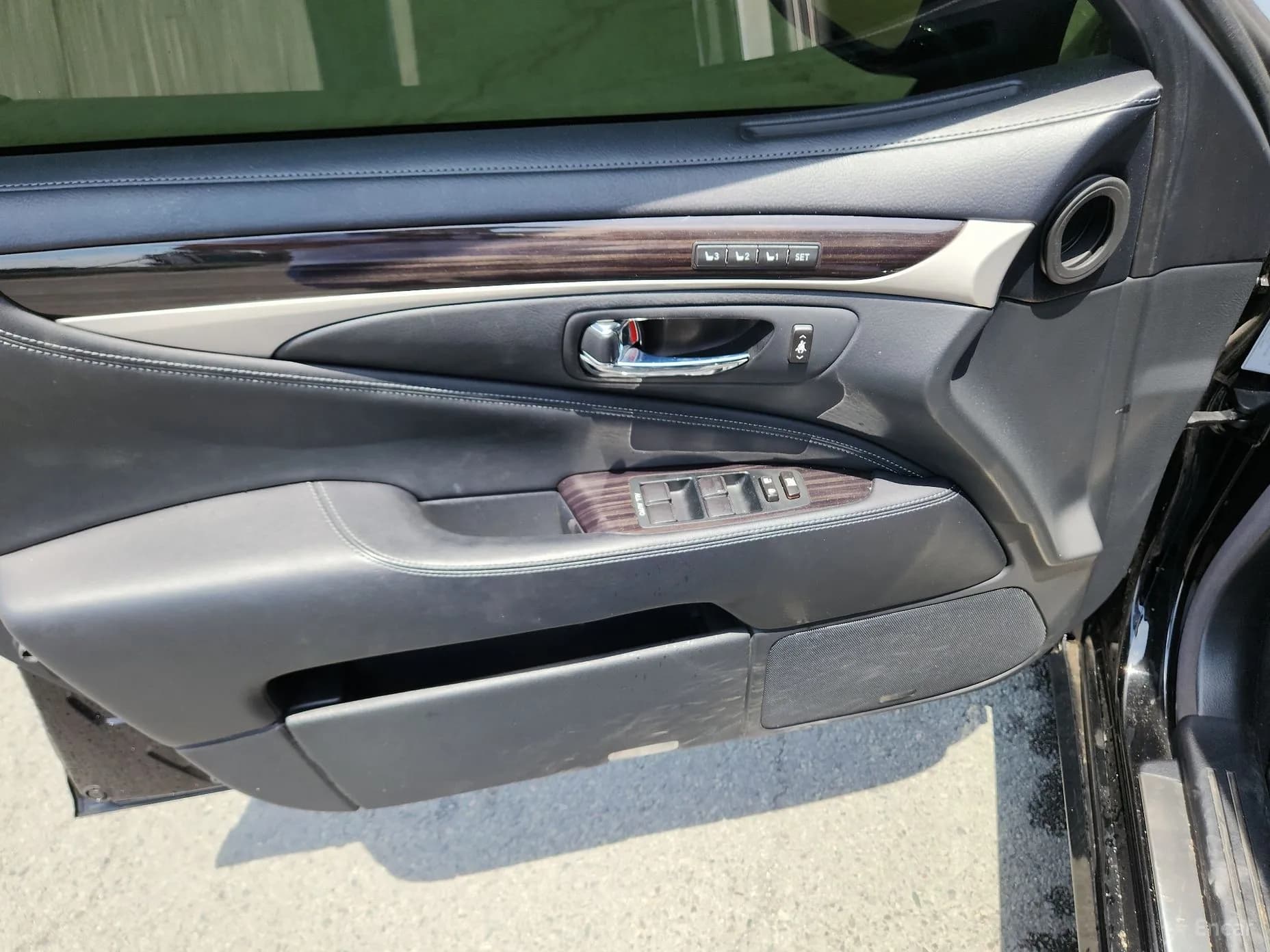 LS460