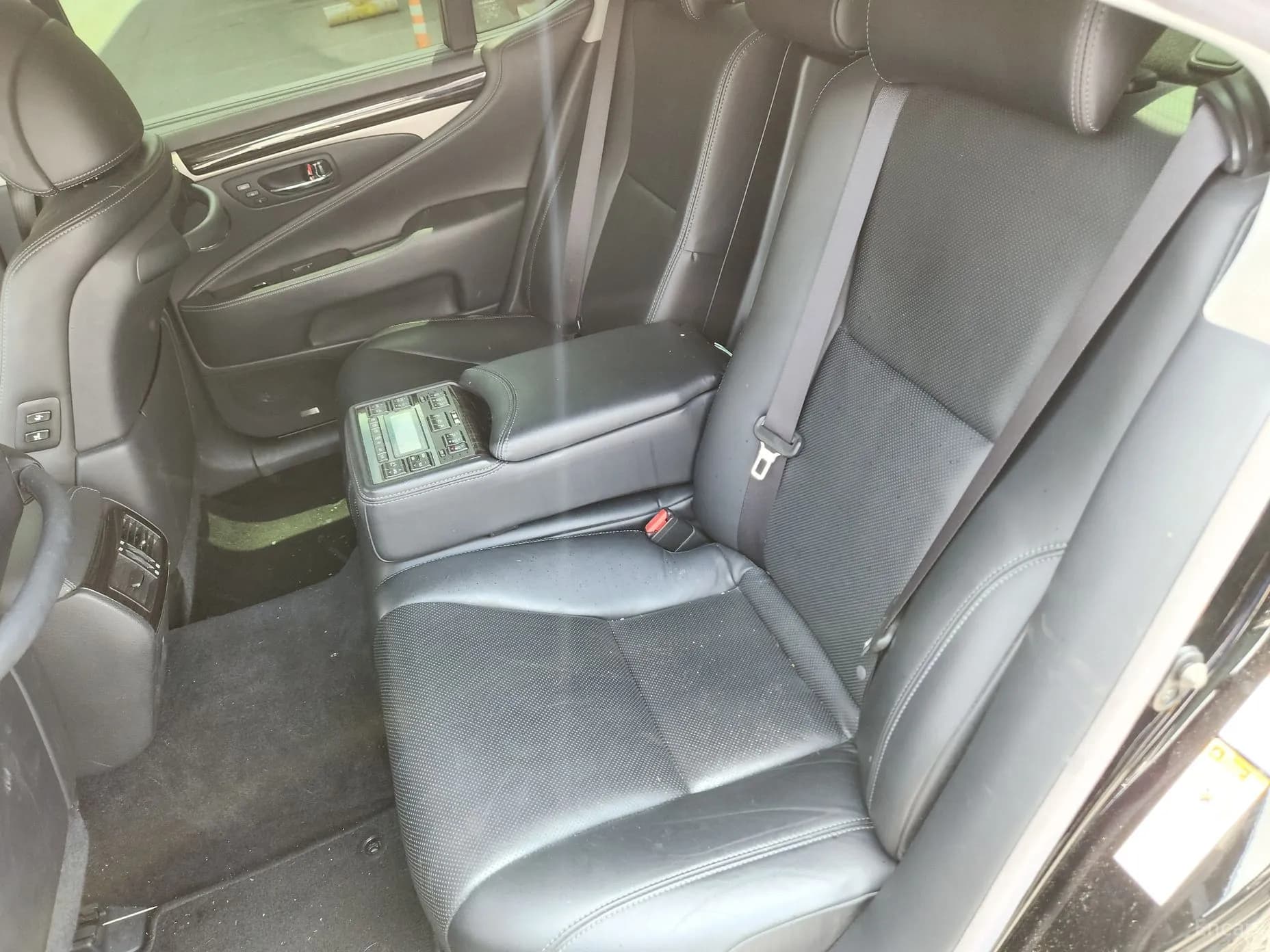 LS460