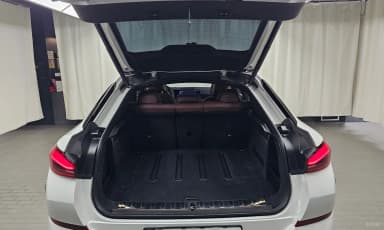 X6 (G06)