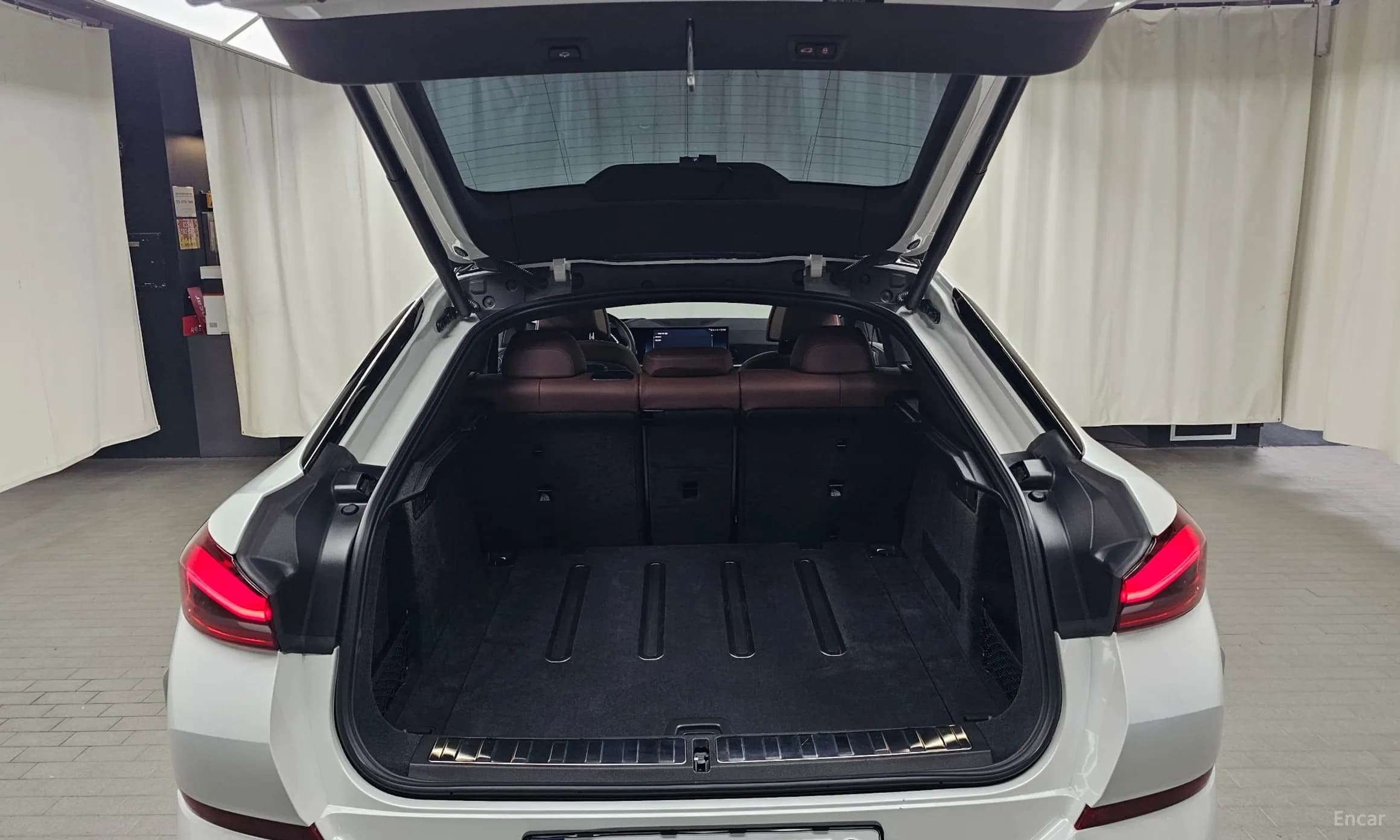 X6 (G06)