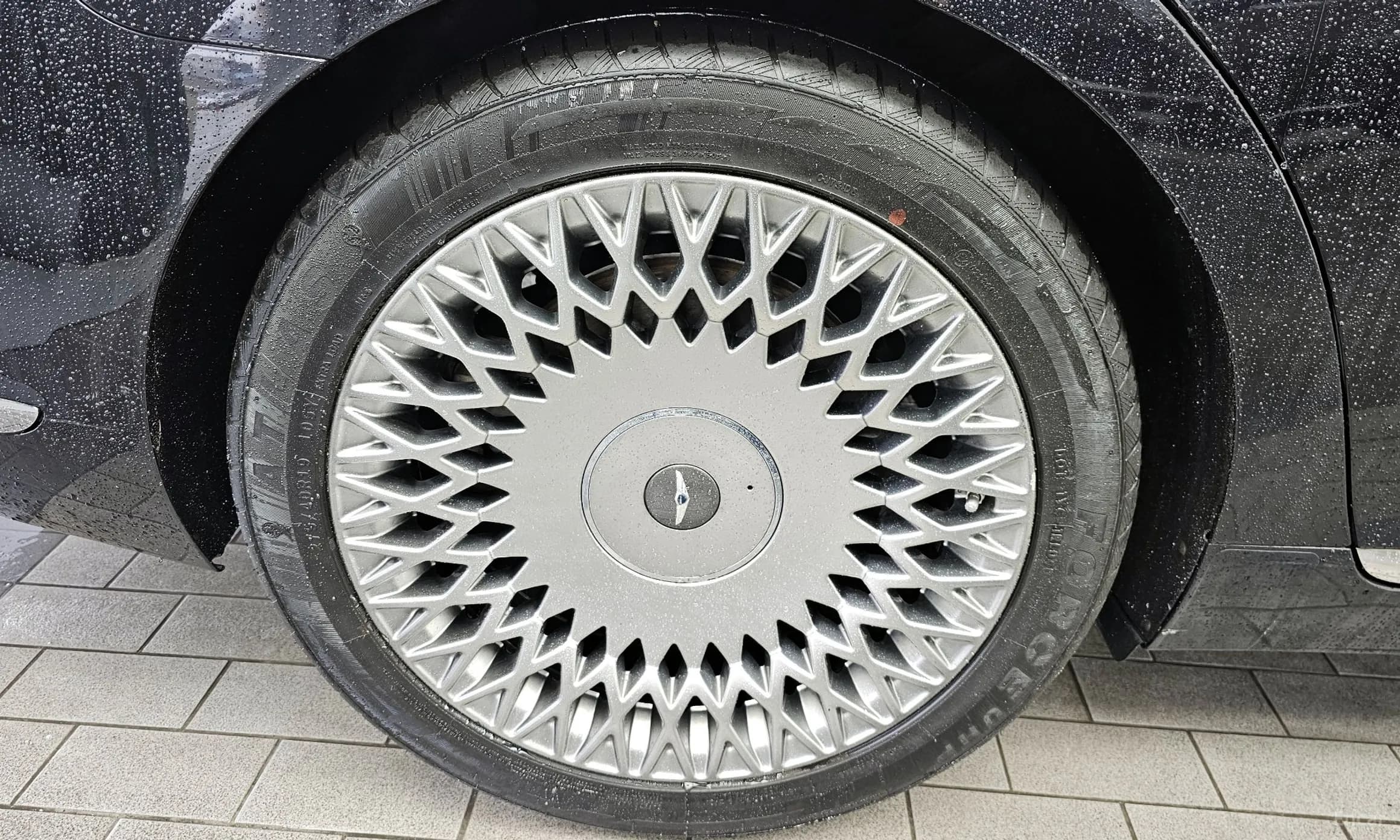 G90