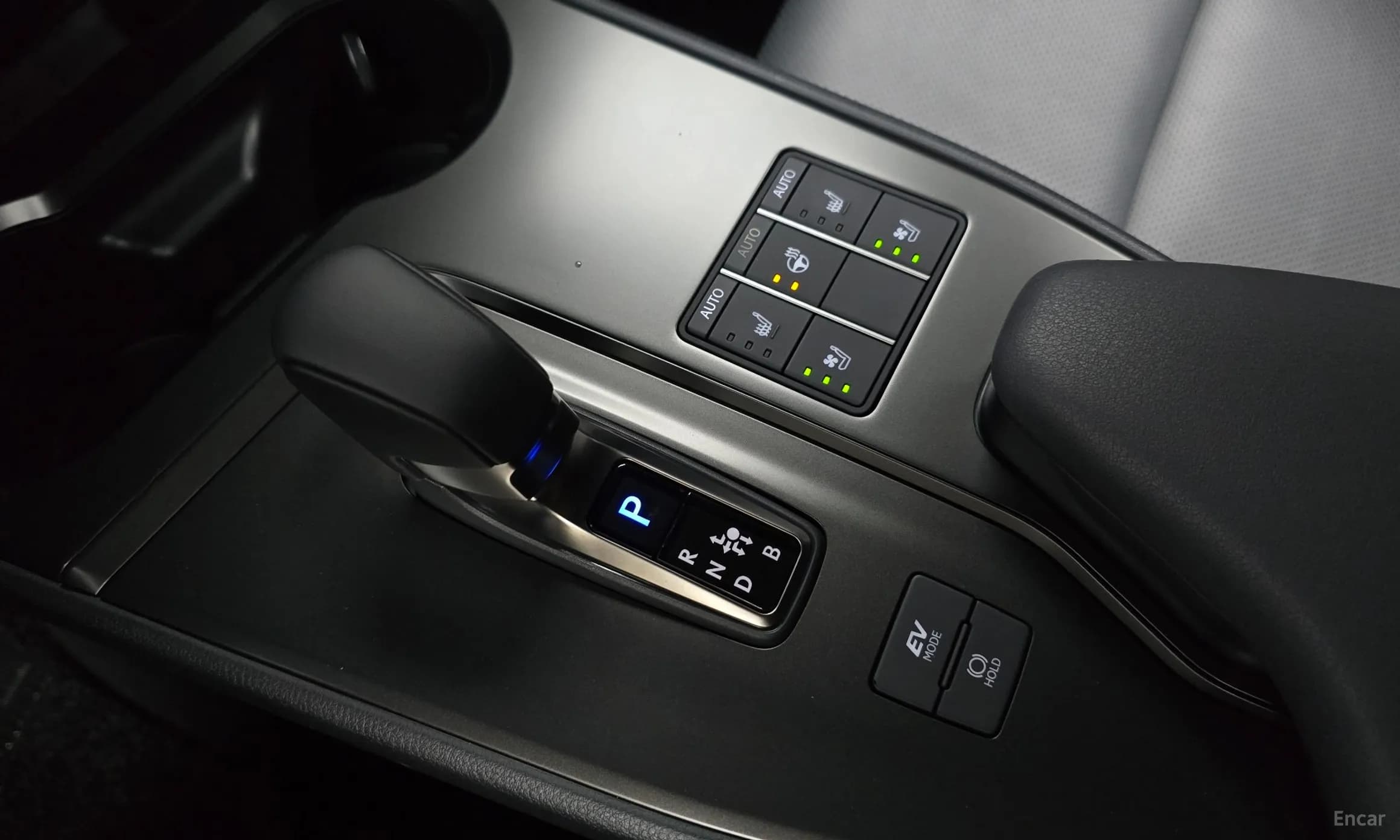 UX300h