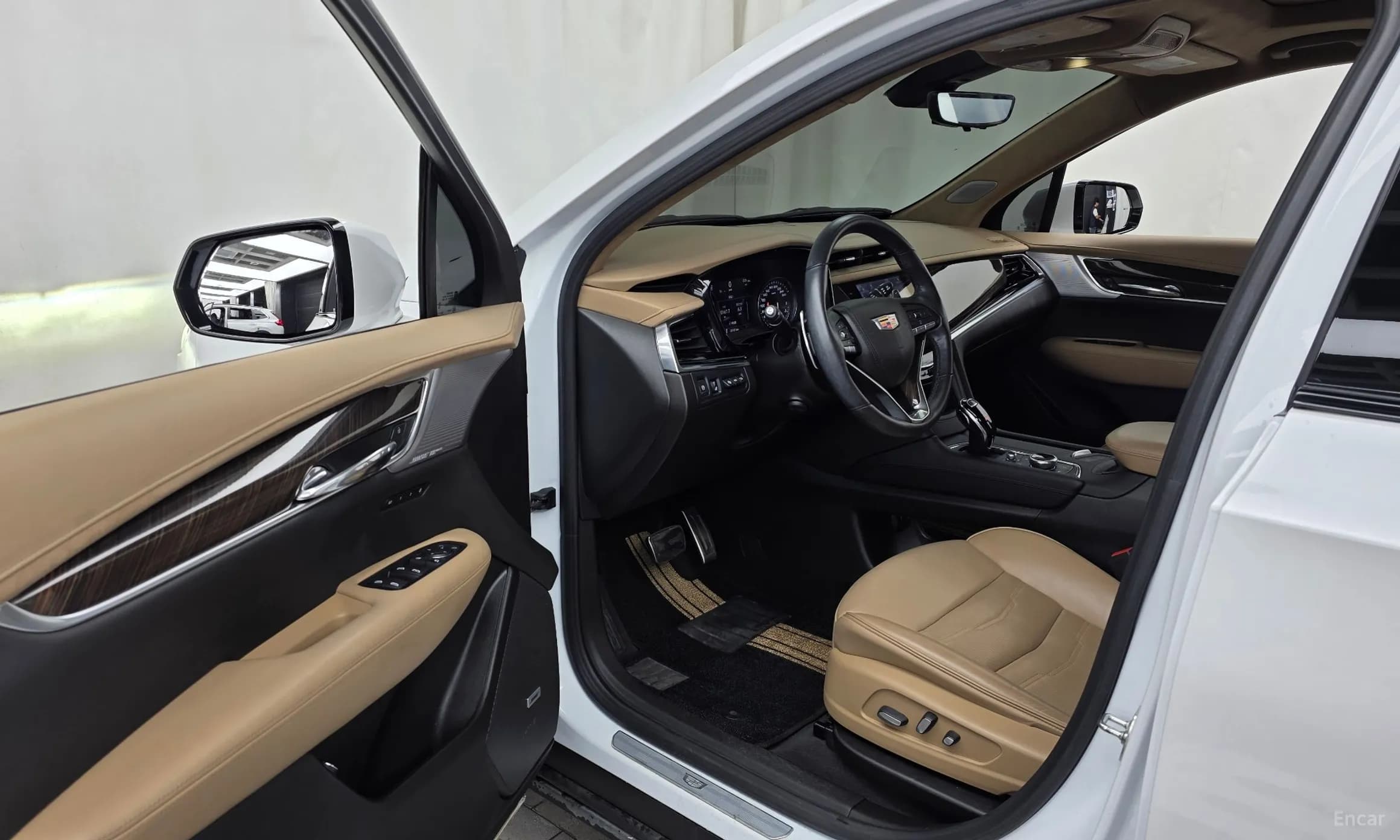 XT6
