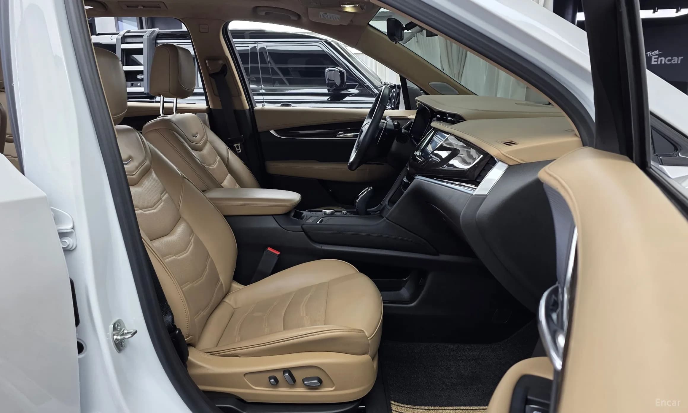 XT6
