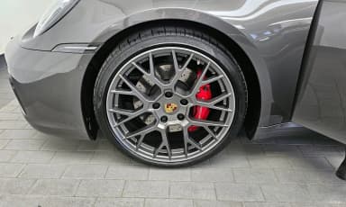 911 (992)