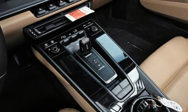 911 (992)