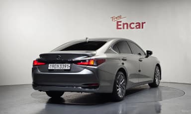 ES300h 7th Generation