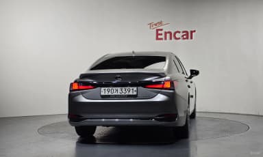 ES300h 7th Generation
