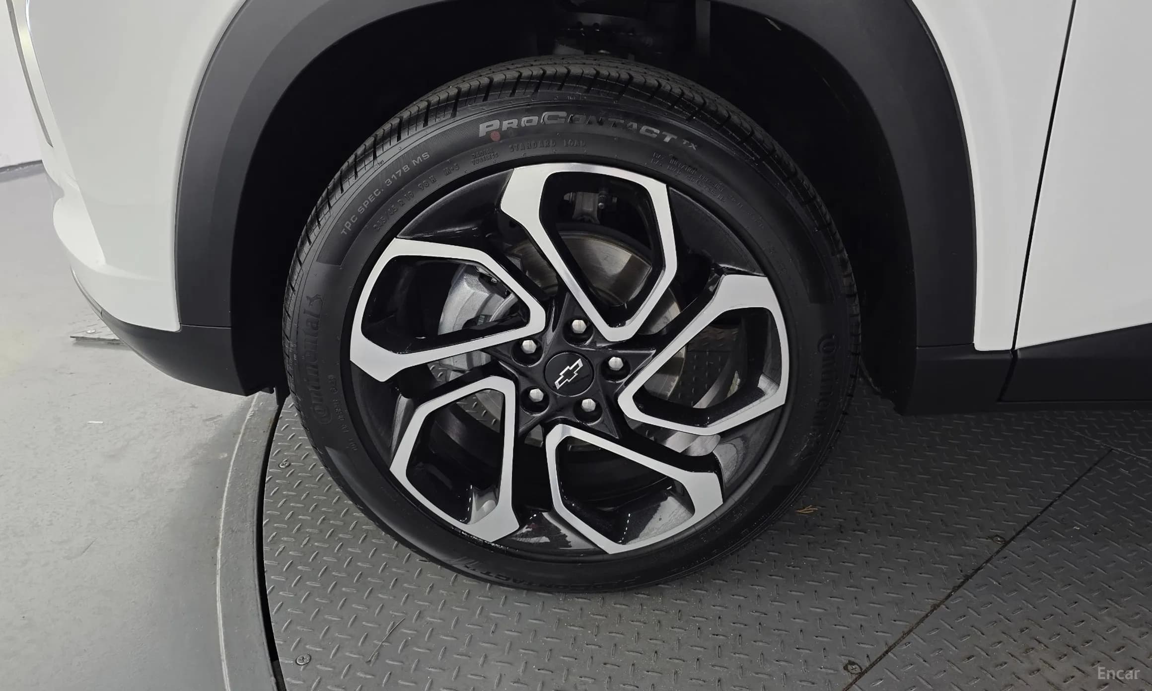 Trax Crossover