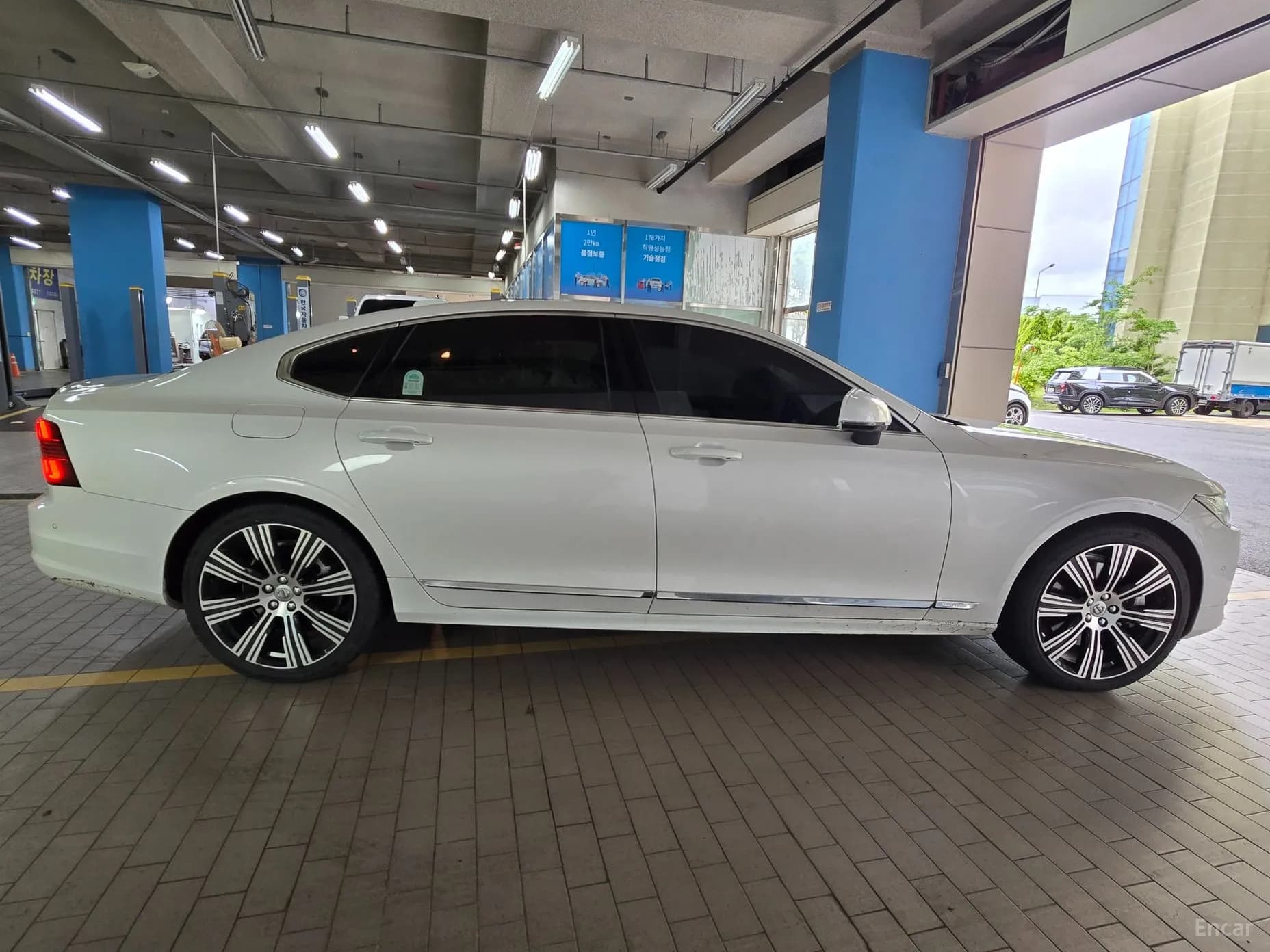 S90