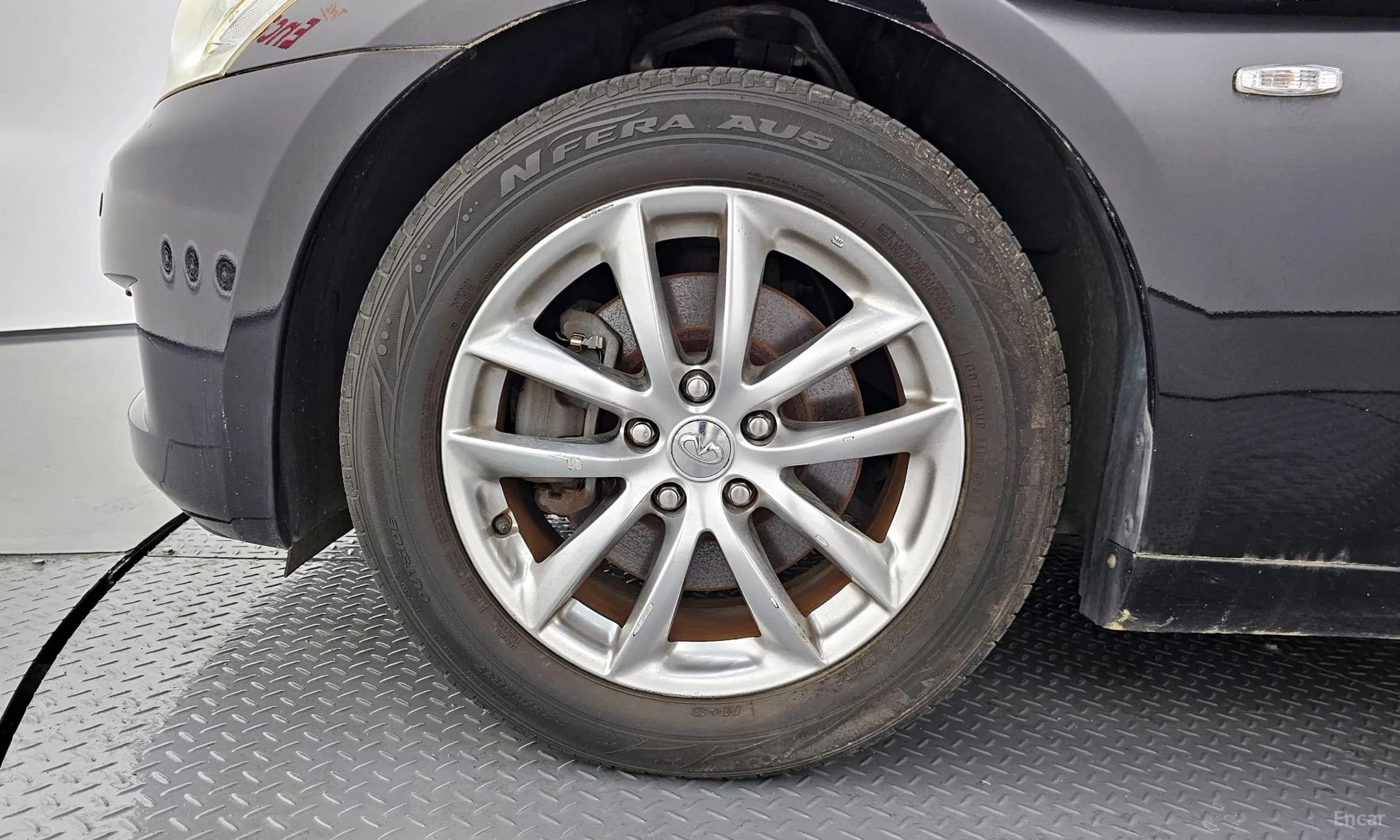 G37