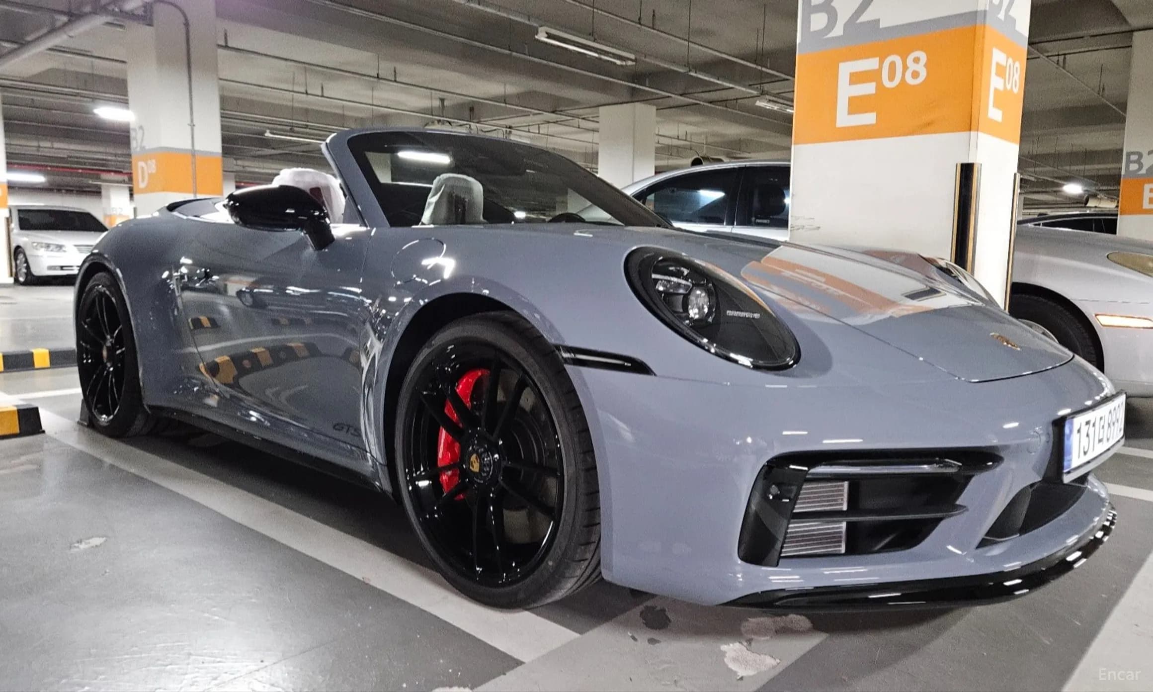 911 (992)