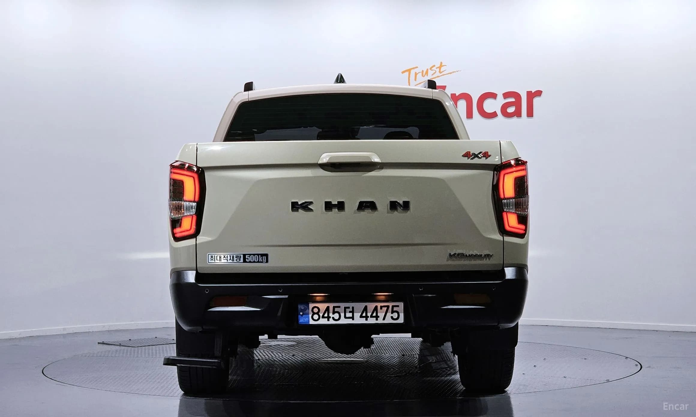 Rexton Sports Khan